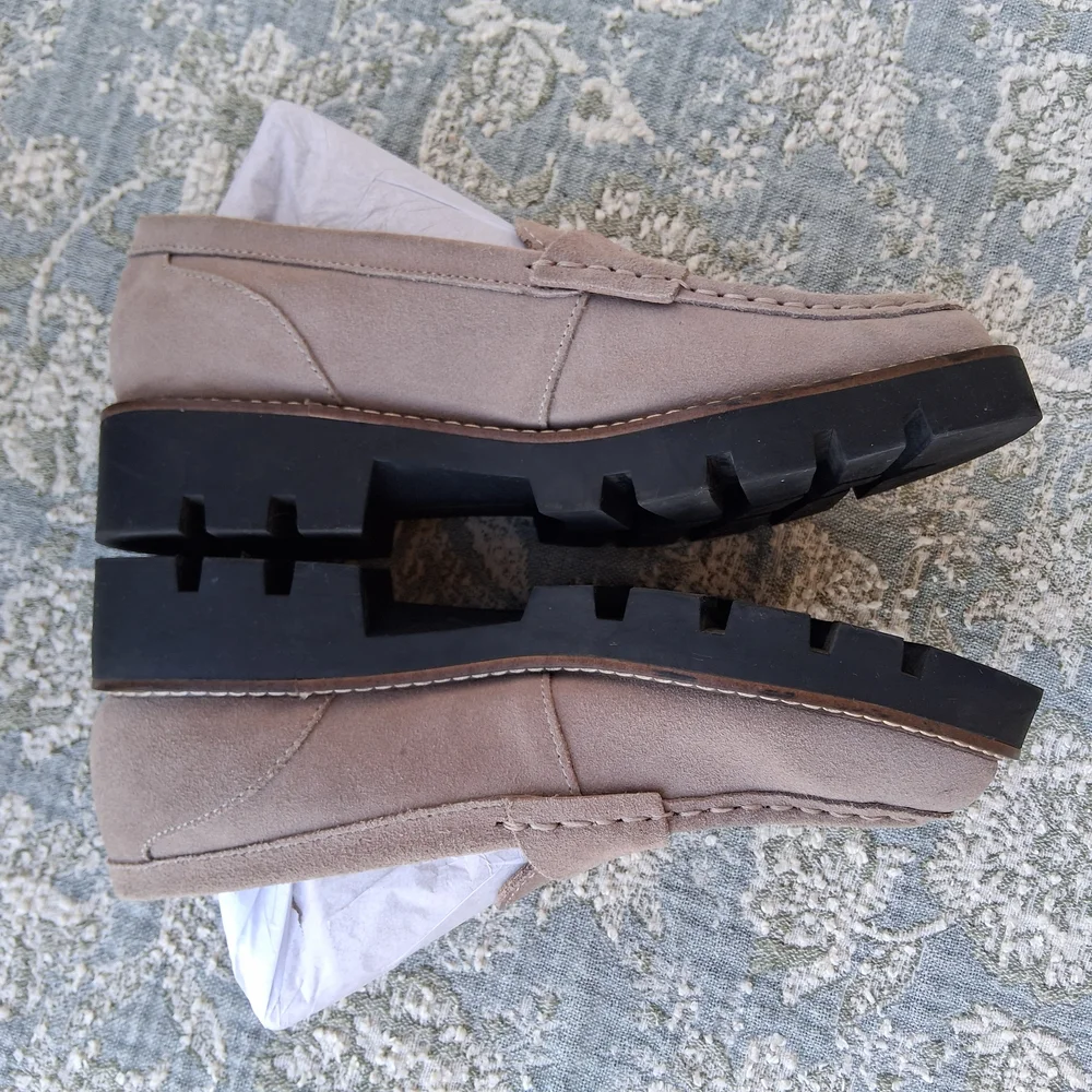 House of Harlow 1960 light taupe suede penny loafers chunky heel 9 Ckassic Chic - Picture 6 of 13